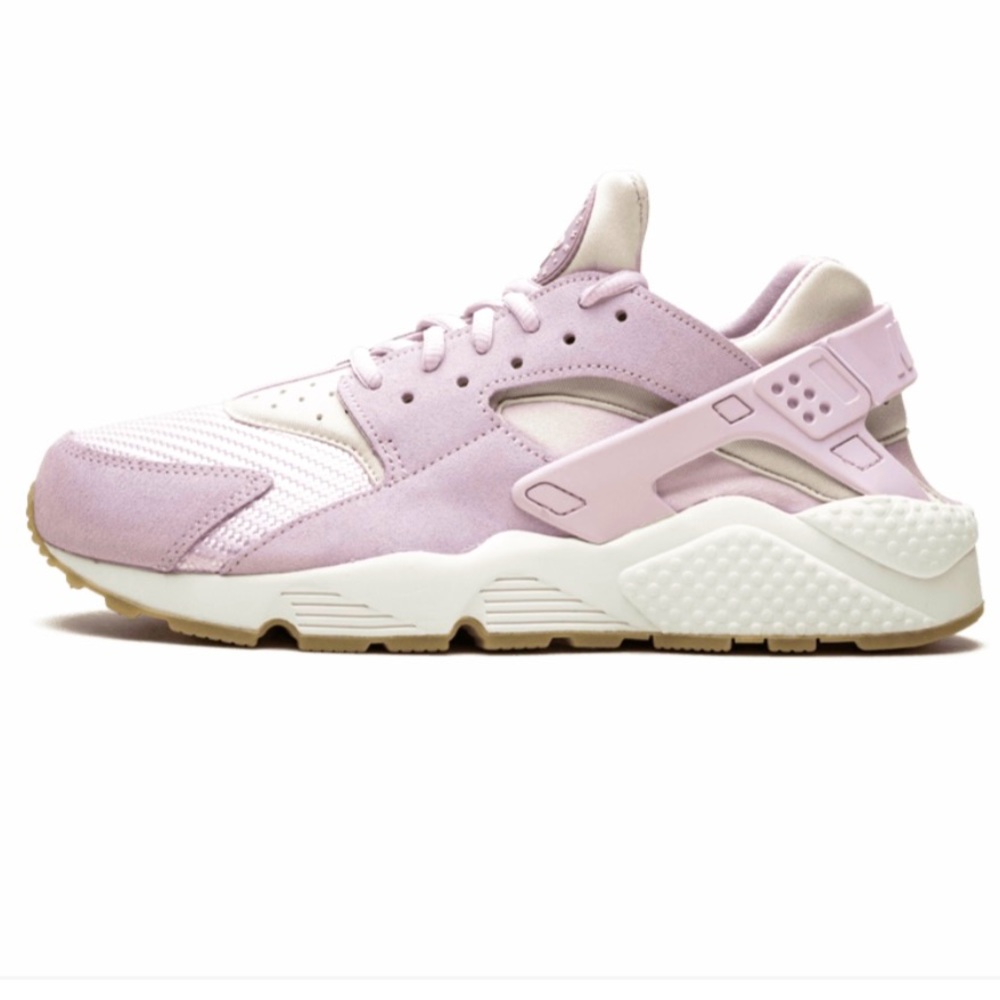 Brand New! Nike ‘Bleached Lilac’ Huarache Sneakers 👟